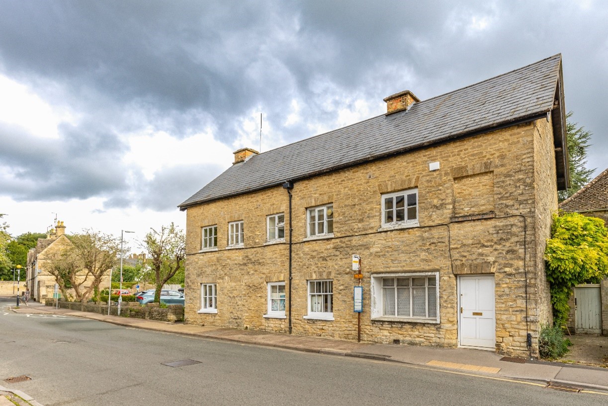 Memorial Cottages, Sheep Street, Cirencester, South West, GL7