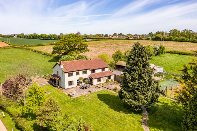 Roseland Cottage, Newtown Lane, Leominster, Herefordshire, HR6 9DA