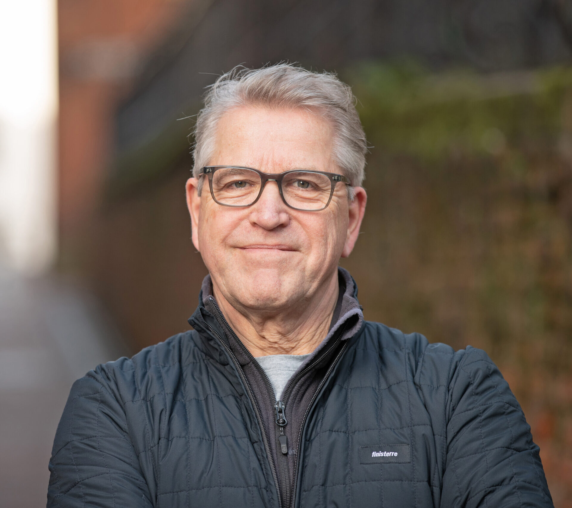 Retailers Urged to Weigh Footfall Risks Before Relocating to Cheaper High Street Units 